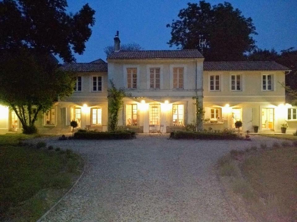 Le Domaine Des Platanes Bed & Breakfast Bourg-Charente Exterior photo