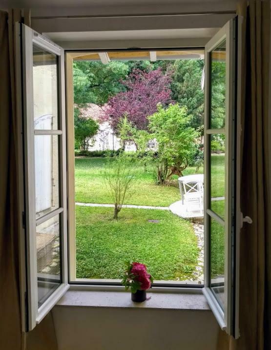 Le Domaine Des Platanes Bed & Breakfast Bourg-Charente Exterior photo